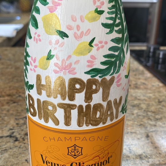 Hand painted Veuve Clicquot bottle - Picture 2 of 4